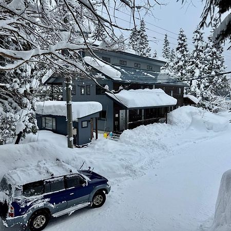 Bears Den Mountain Lodge Hakuba Extérieur photo